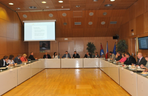 Krajská tripartita se věnovala veřejným zakázkám kraje i centrům odborného vzdělávání